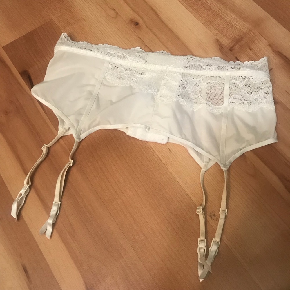 Calvin Klein S/M White Garter
